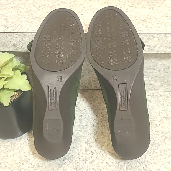 American Eagle Outfitters Green Faux Suede Women's Loafers - Picture 6 of 8